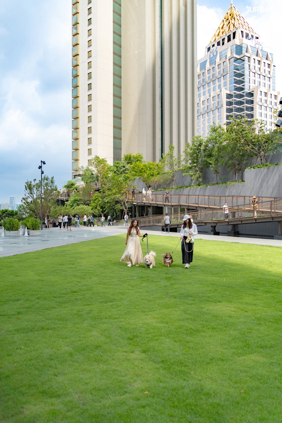 Suan Dusit Arun (Dusit Central Park Roof Park & Dog Park)